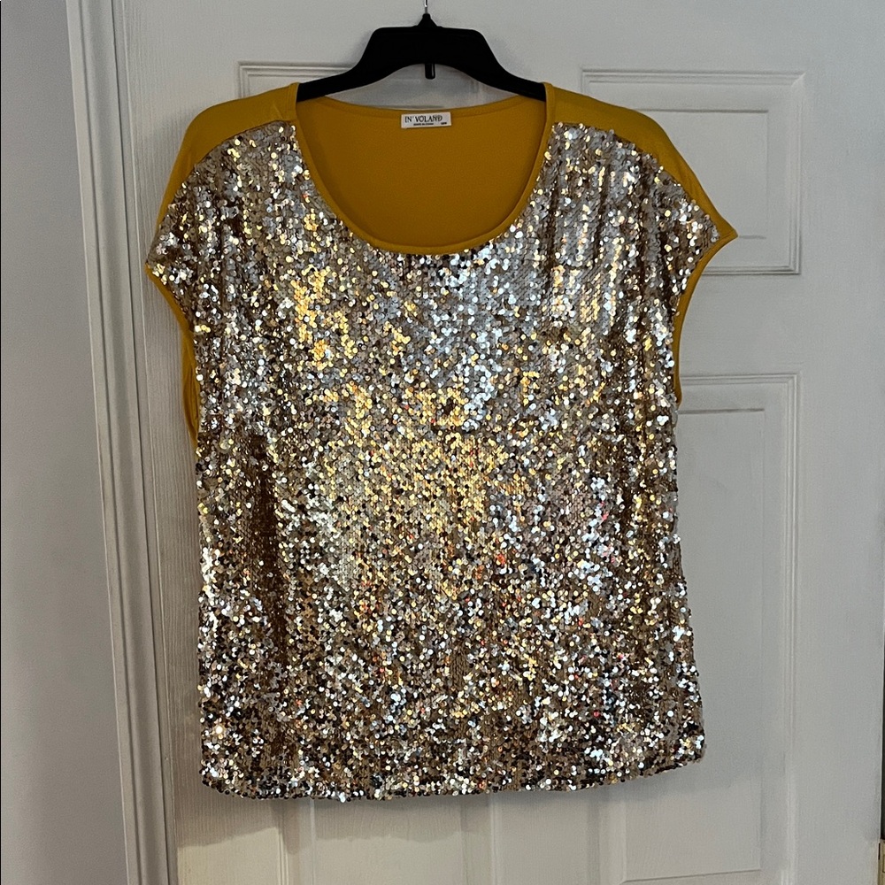 Stylish Sequin Blouse in Yellow and Gold